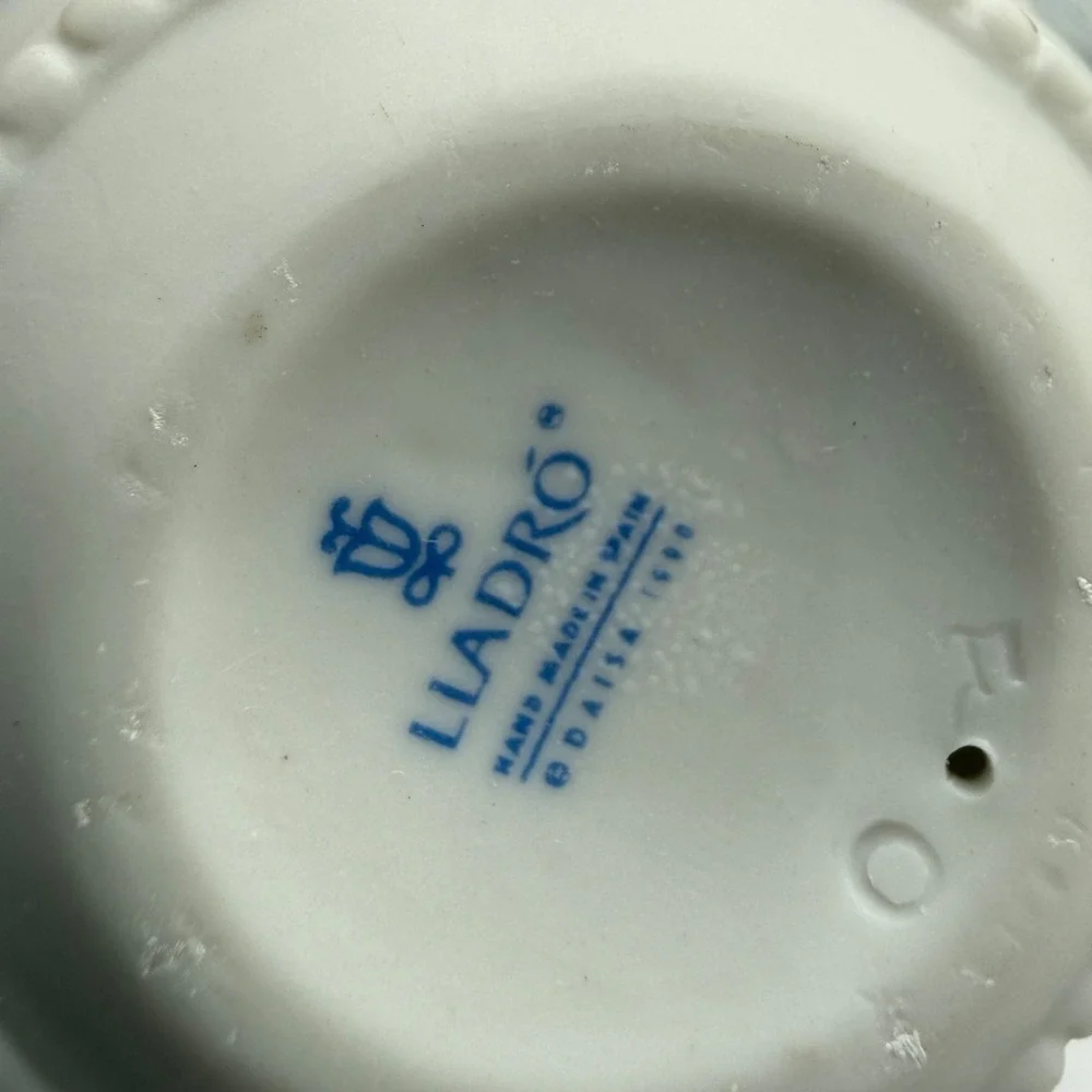 Vintage Lladro 1990 Ornament Ball‎ Porcelain White Blue Christmas Spain w Ribbon